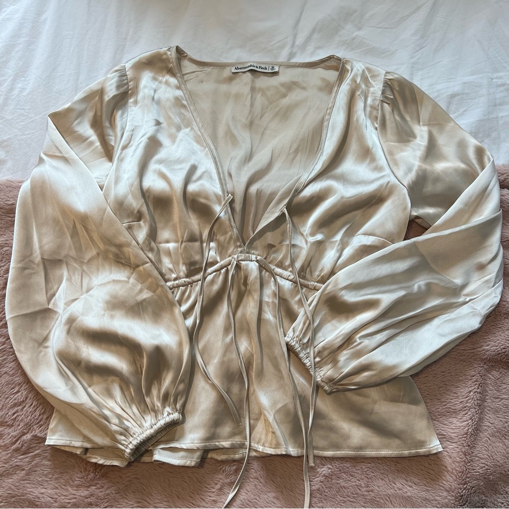 A&f champagne Top